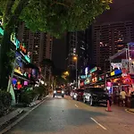9 Bukit Bintang 5 Minutes To Alor Street Seri Bukit Ceylon 2R2B 8 Pax